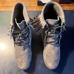 Minnetonka Grey Suede Tramper Boot